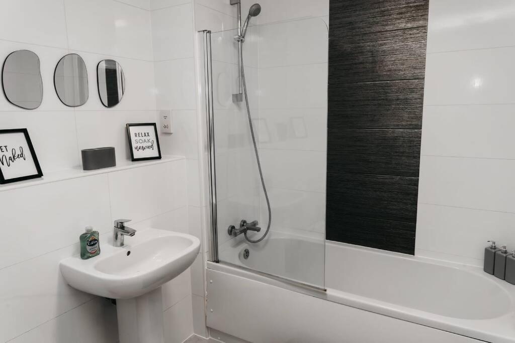 Stunning Modern Heart Of The City Apartment Sheffield Exterior foto