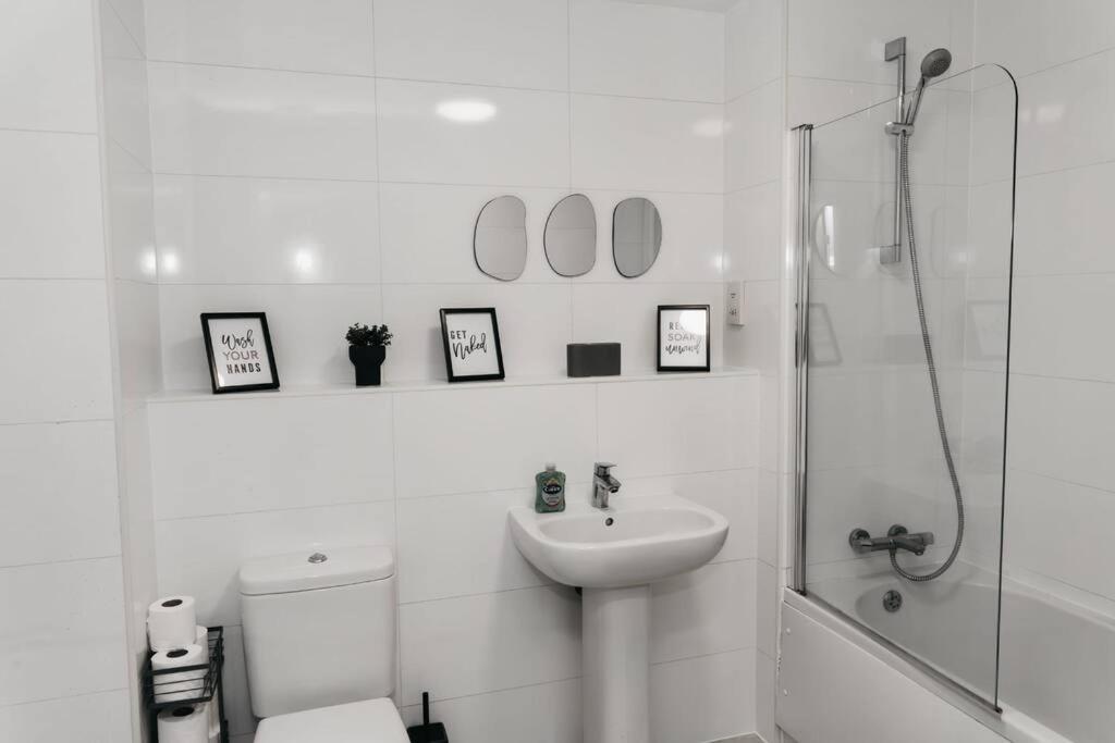 Stunning Modern Heart Of The City Apartment Sheffield Exterior foto